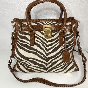 EUC Michael Kors Hamilton Zebra bag🥰